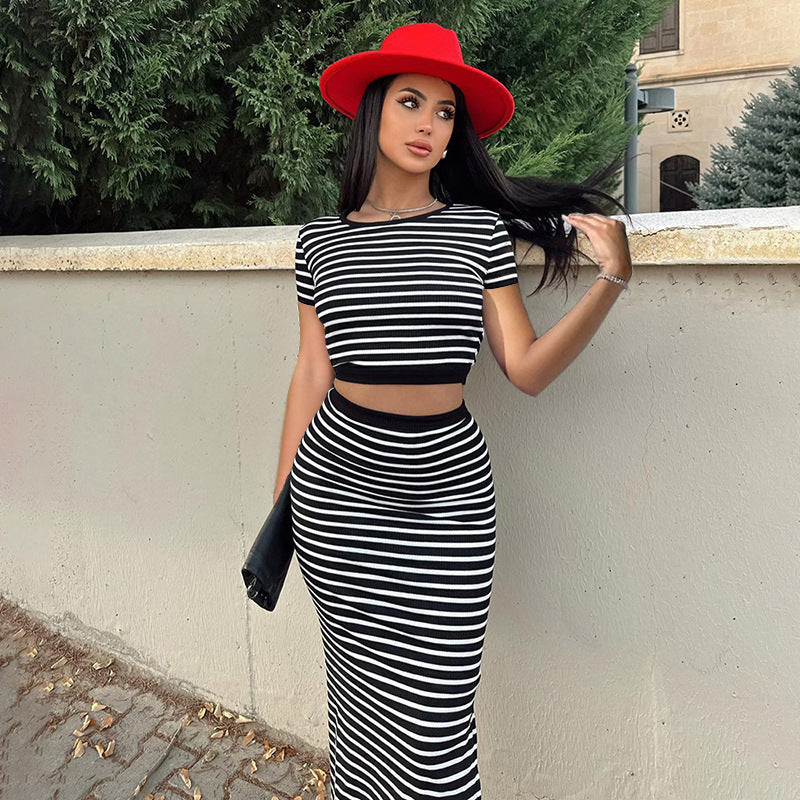 Conjunto de Top Sin Espalda de Manga Corta a Rayas y Falda Larga | Ideal para Primavera y Verano