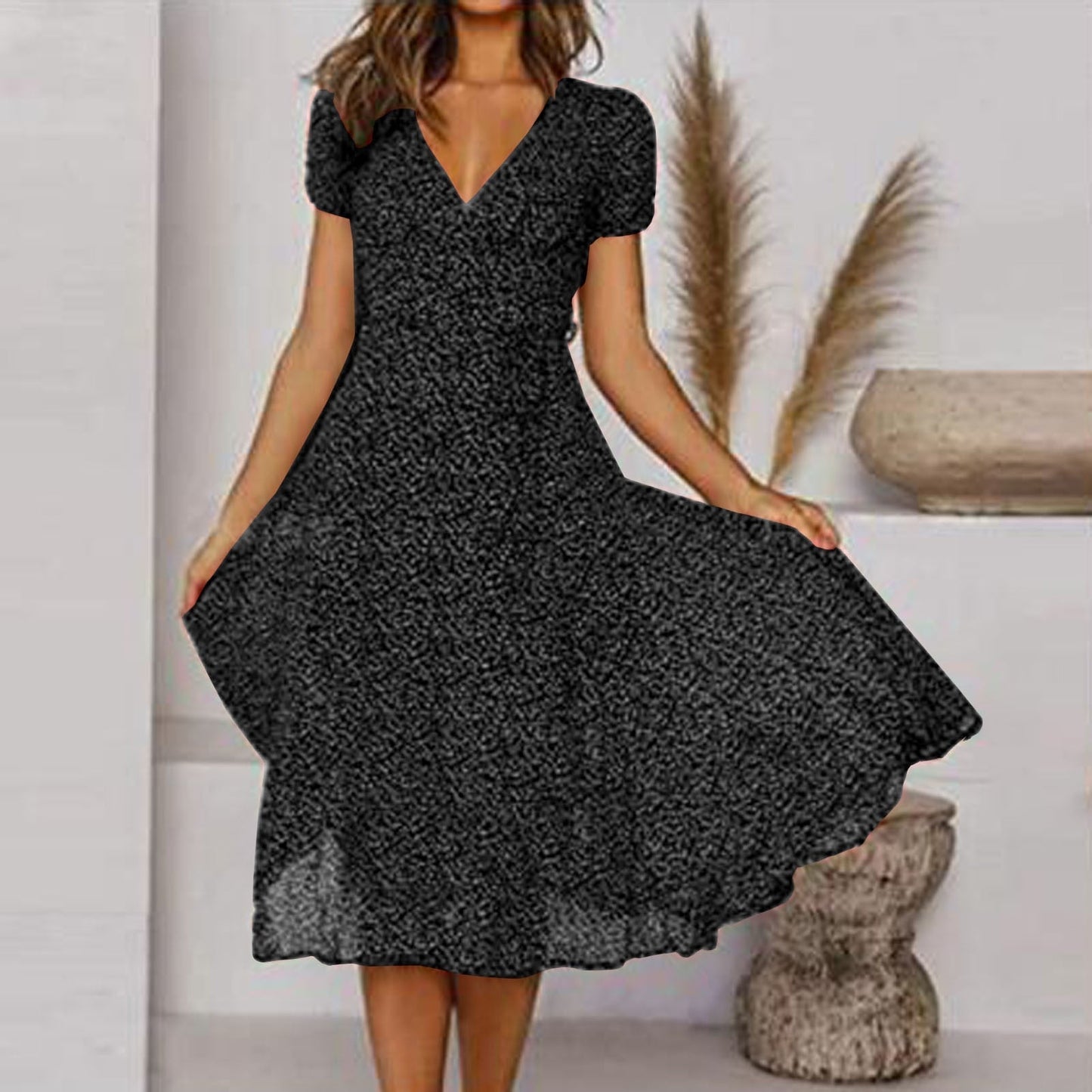 Vestido en Línea A con Escote en V y Falda Fluida | Ideal para Primavera y Verano