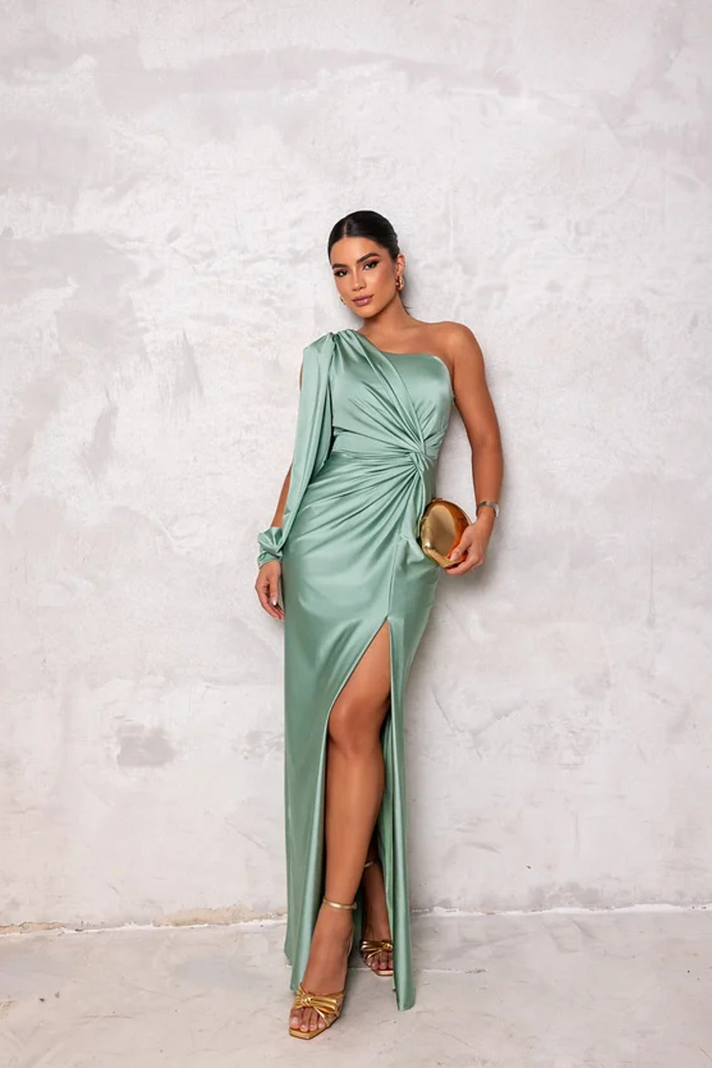 Vestido midi de satén fluido para fiestas con corte ajustado | Ideal para primavera y verano