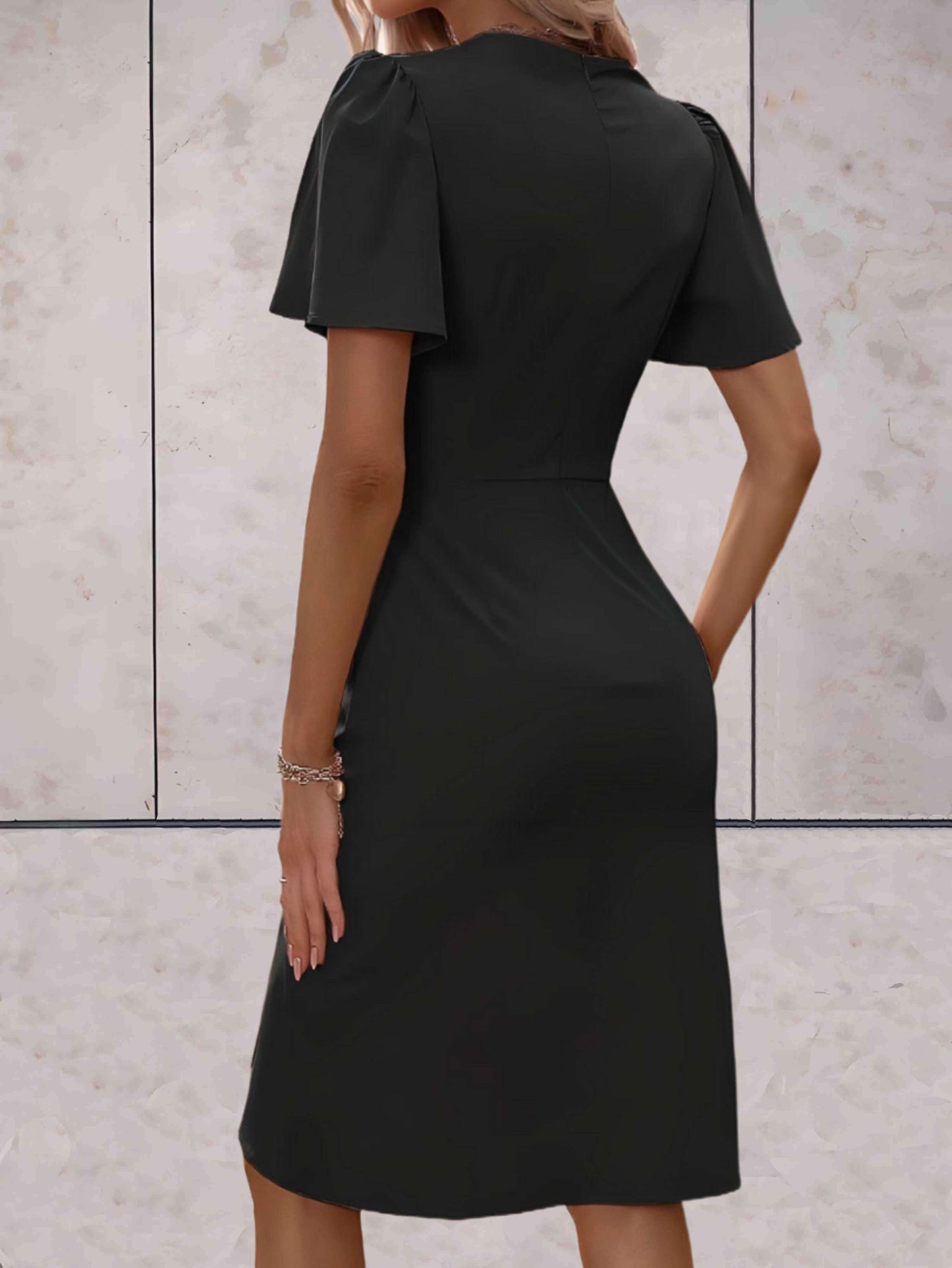 Vestido ajustado con mangas fluidas | Ideal para primavera y otoño
