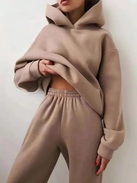 Conjunto cálido de sudadera con capucha y pantalones deportivos para mujer I Ideal para el invierno