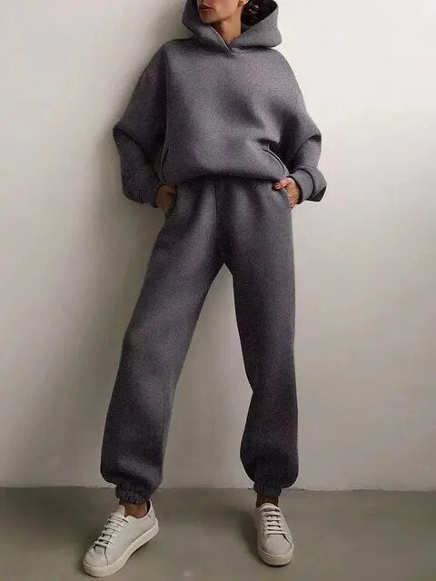Conjunto cálido de sudadera con capucha y pantalones deportivos para mujer I Ideal para el invierno