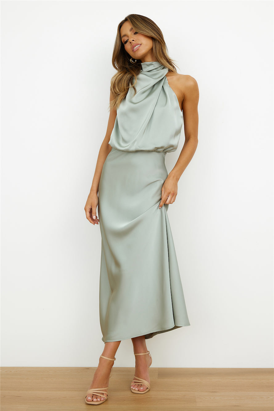 Vestido midi con escote asimétrico y silueta ajustada | Ideal para primavera y otoño