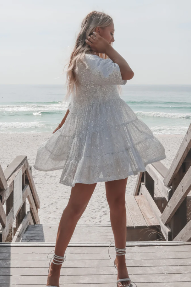 Vestido Mini Babydoll con Escamas en Capas | Ideal para Fiestas de Verano