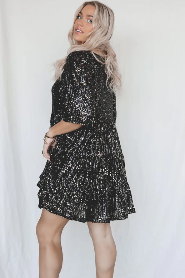 Vestido Mini Babydoll con Escamas en Capas | Ideal para Fiestas de Verano