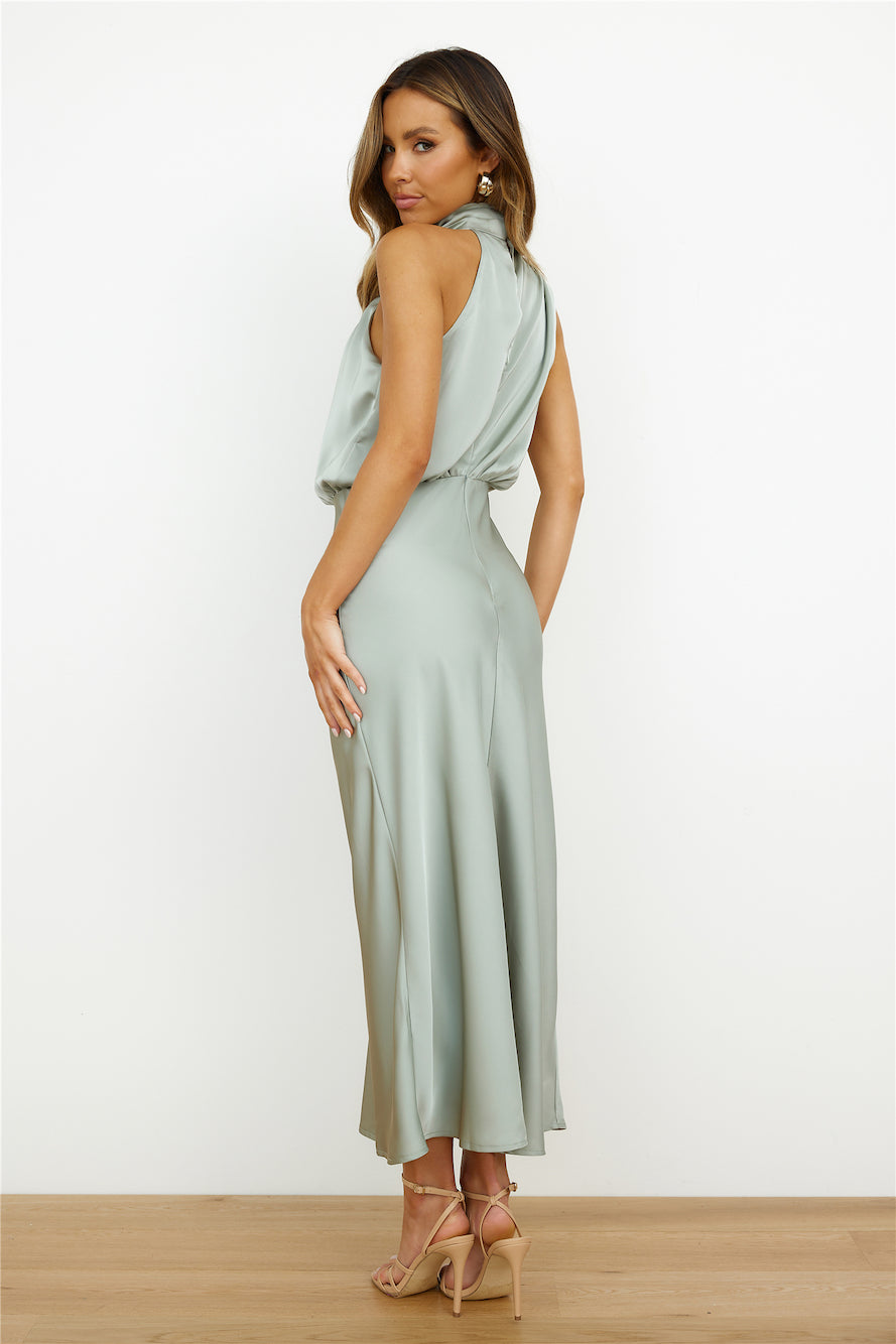 Vestido midi con escote asimétrico y silueta ajustada | Ideal para primavera y otoño