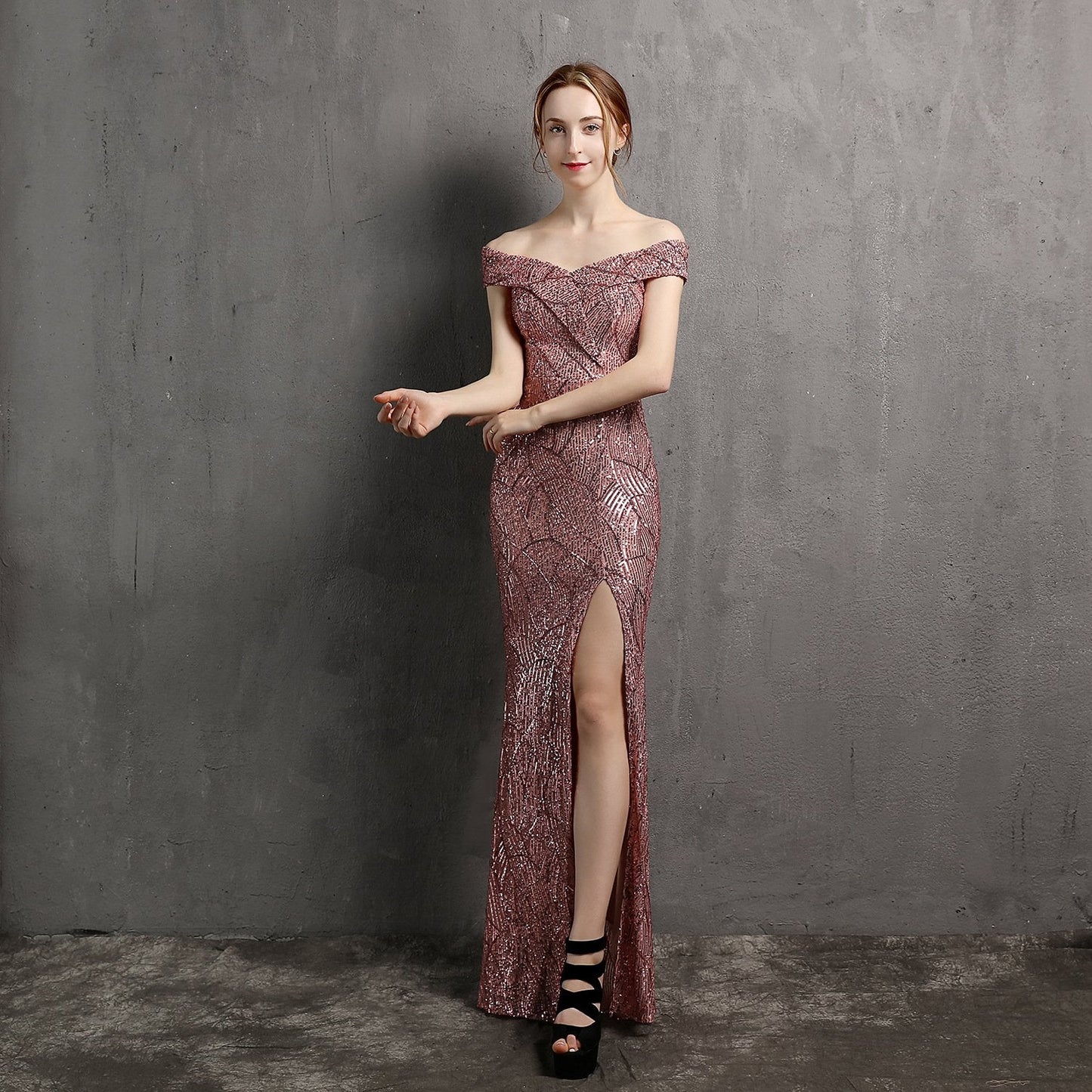 Vestido de Noche Elegante con Silueta Fluida | Ideal para Primavera y Verano