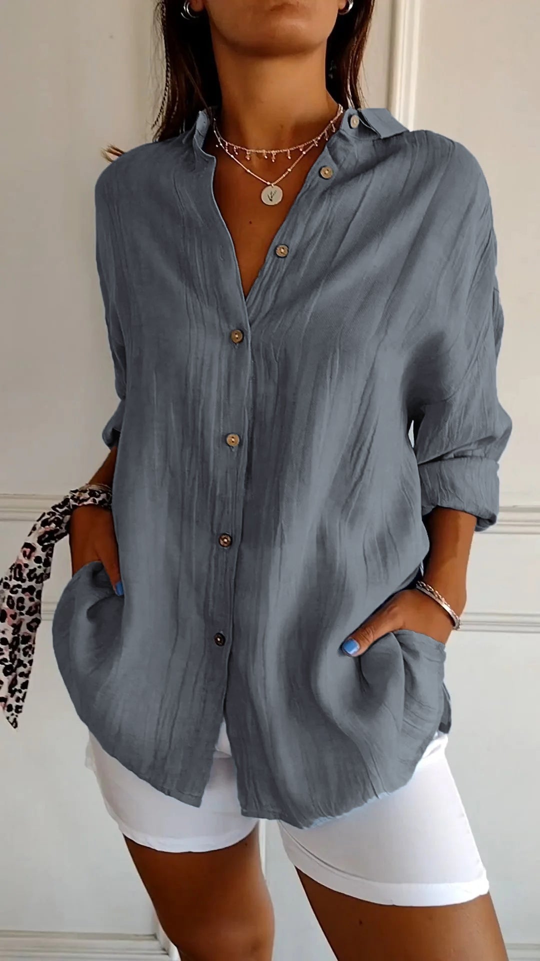 Camisa de Manga Larga Plisada con Corte Estructurado | Ideal para Primavera y Otoño