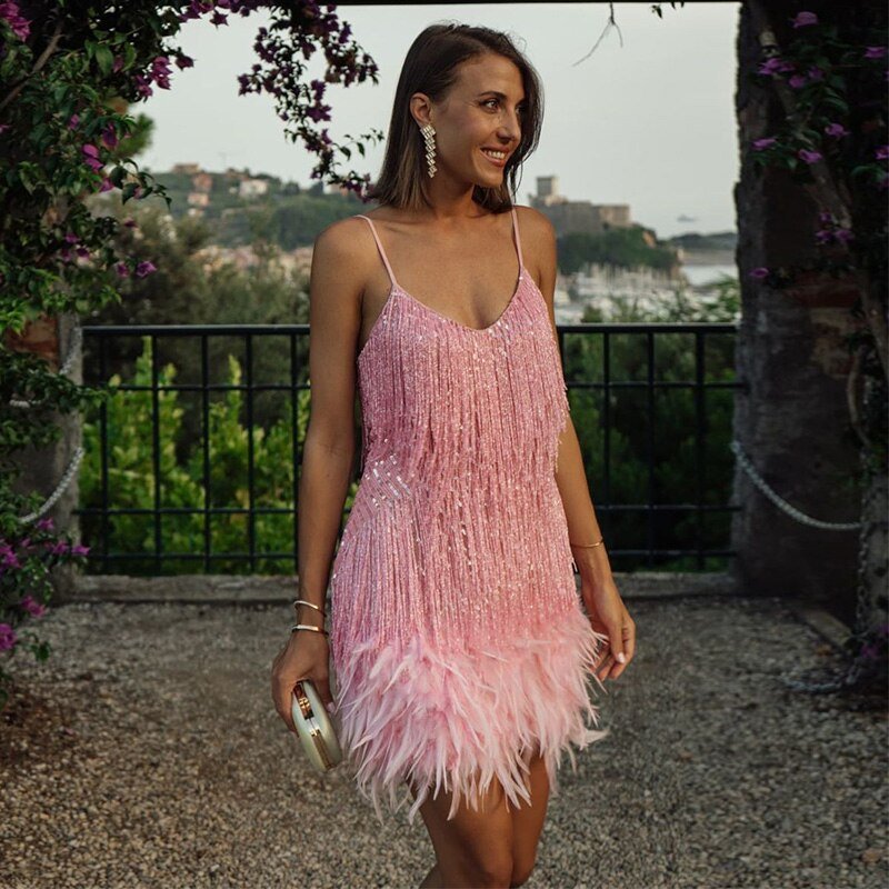 Vestido de Cóctel con Lentejuelas y Ribete de Plumas | Ideal para Todas las Estaciones