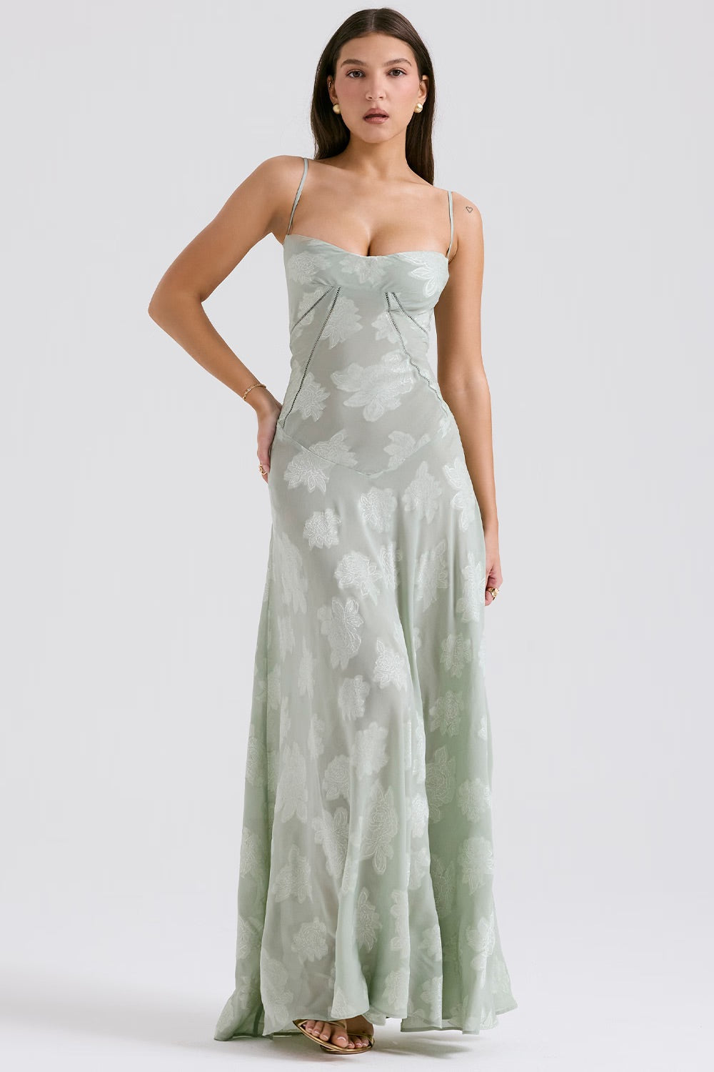 Vestido Largo de Encaje con Tela Brillante | Ideal para Primavera y Verano