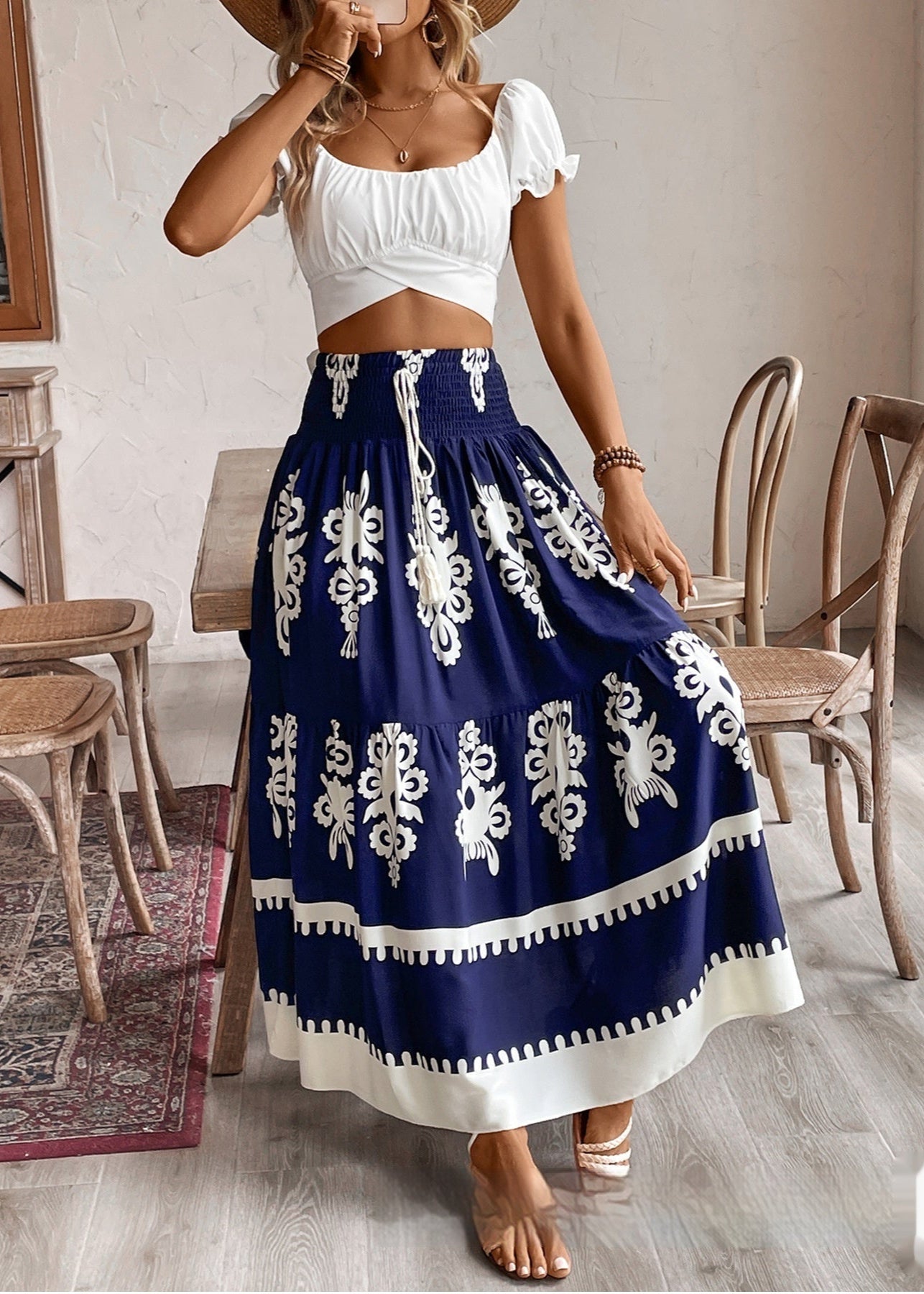 Falda con Estampado Geométrico y Cinturón Fruncido | Ideal para el Verano
