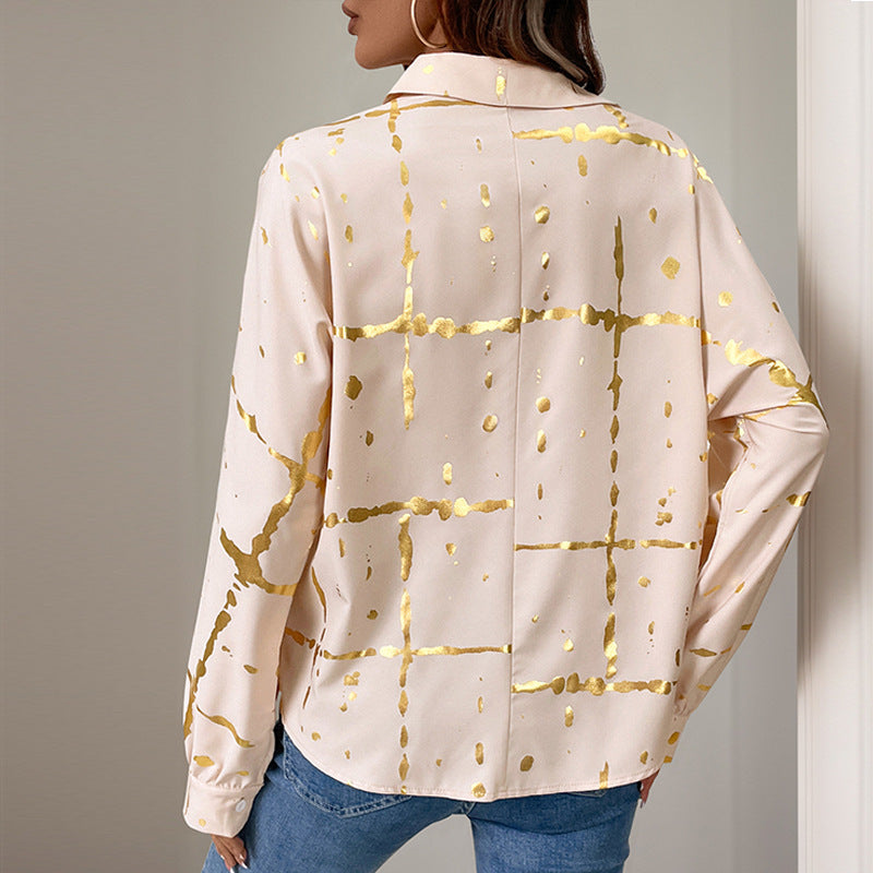 Camisa Larga con Solapas y Detalles Geométricos Bronceados – Ideal para Otoño e Invierno