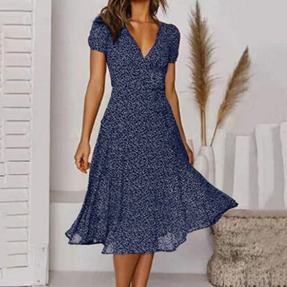 Vestido en Línea A con Escote en V y Falda Fluida | Ideal para Primavera y Verano