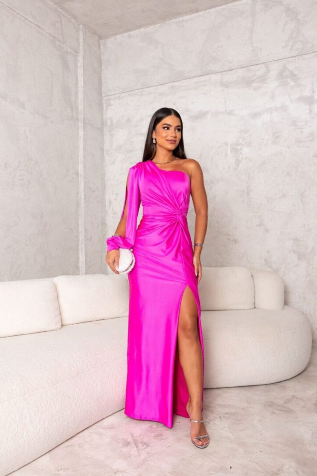 Vestido midi de satén fluido para fiestas con corte ajustado | Ideal para primavera y verano