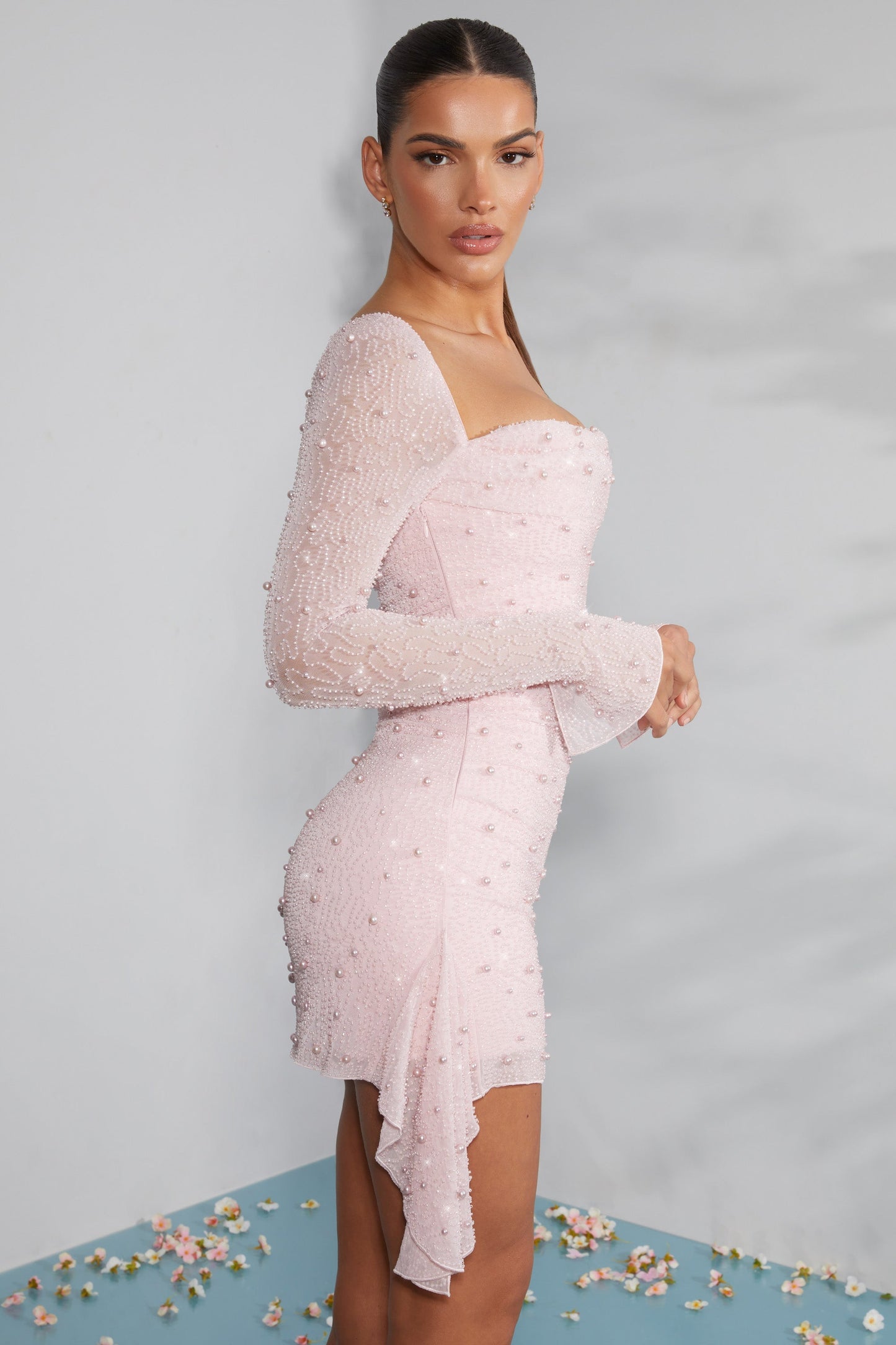 Vestido con Cuentas de Manga Larga y Detalles Elegantes | Ideal para Ocasiones Nocturnas