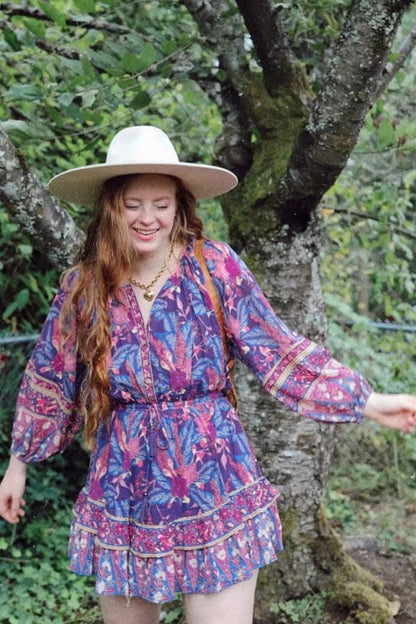 Vestido Midi Impreso de Manga Larga con Escote en V y Detalles de Volantes | Ideal para Primavera y Otoño