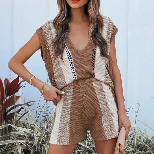Conjunto de Suéter de Cuello en V y Shorts Tejidos | Ideal para Primavera y Verano