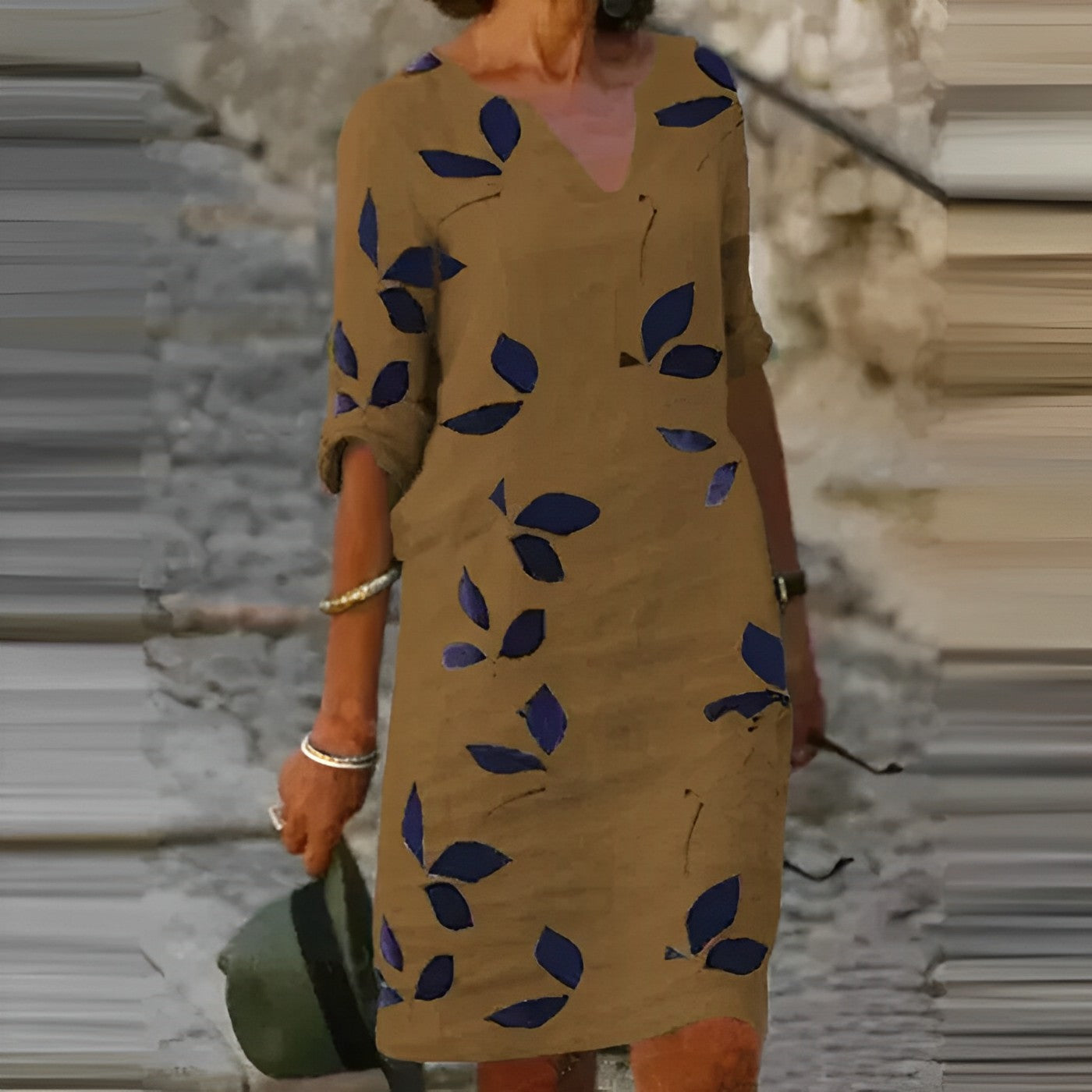 Vestido de Verano con Estampado de Hojas y Silueta Fluida | Ideal para el Verano