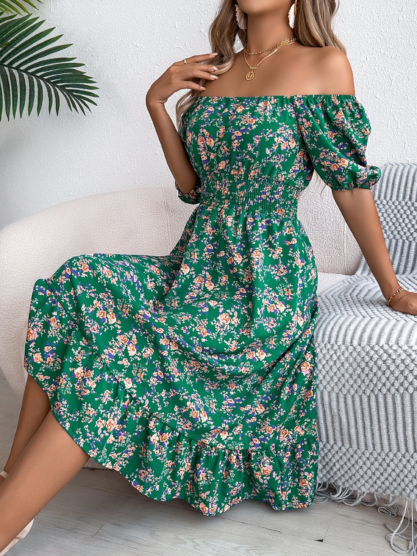 Vestido Floral con Cuello Cuadrado, Volantes y Cintura Alta | Ideal para el Verano