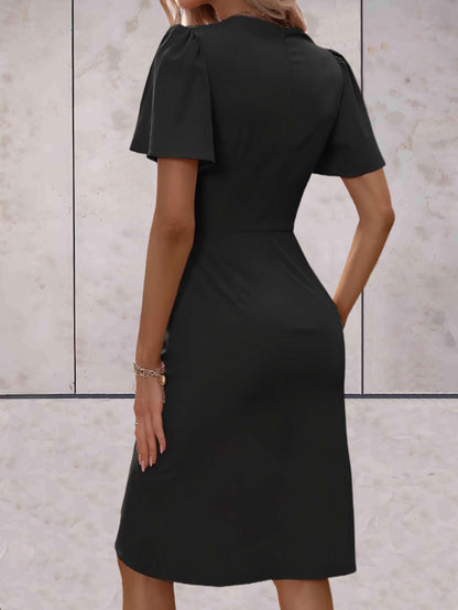 Vestido ajustado con mangas fluidas | Ideal para primavera y otoño
