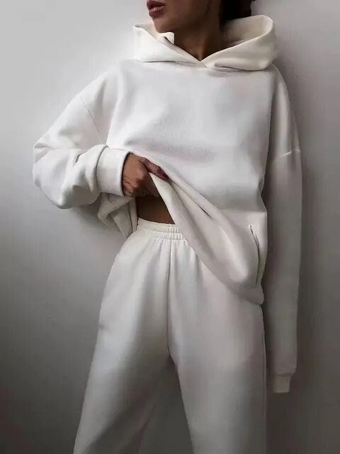Conjunto cálido de sudadera con capucha y pantalones deportivos para mujer I Ideal para el invierno