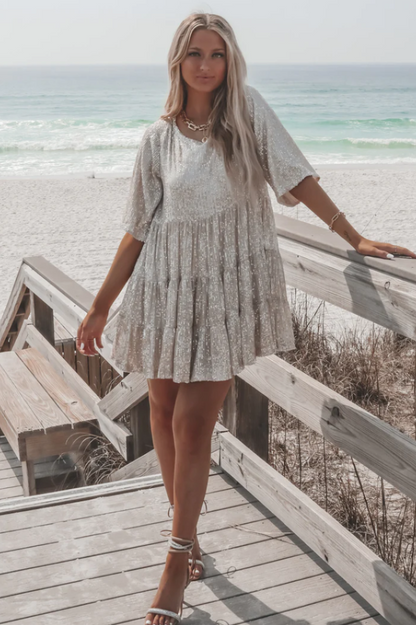 Vestido Mini Babydoll con Escamas en Capas | Ideal para Fiestas de Verano