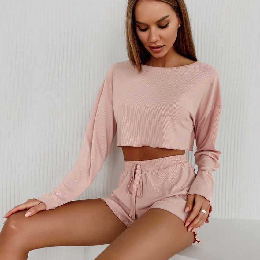 Conjunto de Pijama de Top Corto de Manga Larga y Shorts en Tejido Suave | Ideal para Primavera y Verano