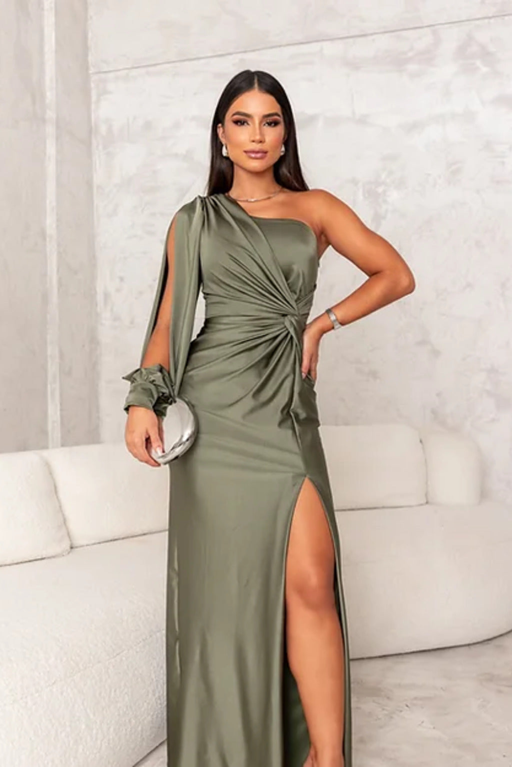 Vestido midi de satén fluido para fiestas con corte ajustado | Ideal para primavera y verano