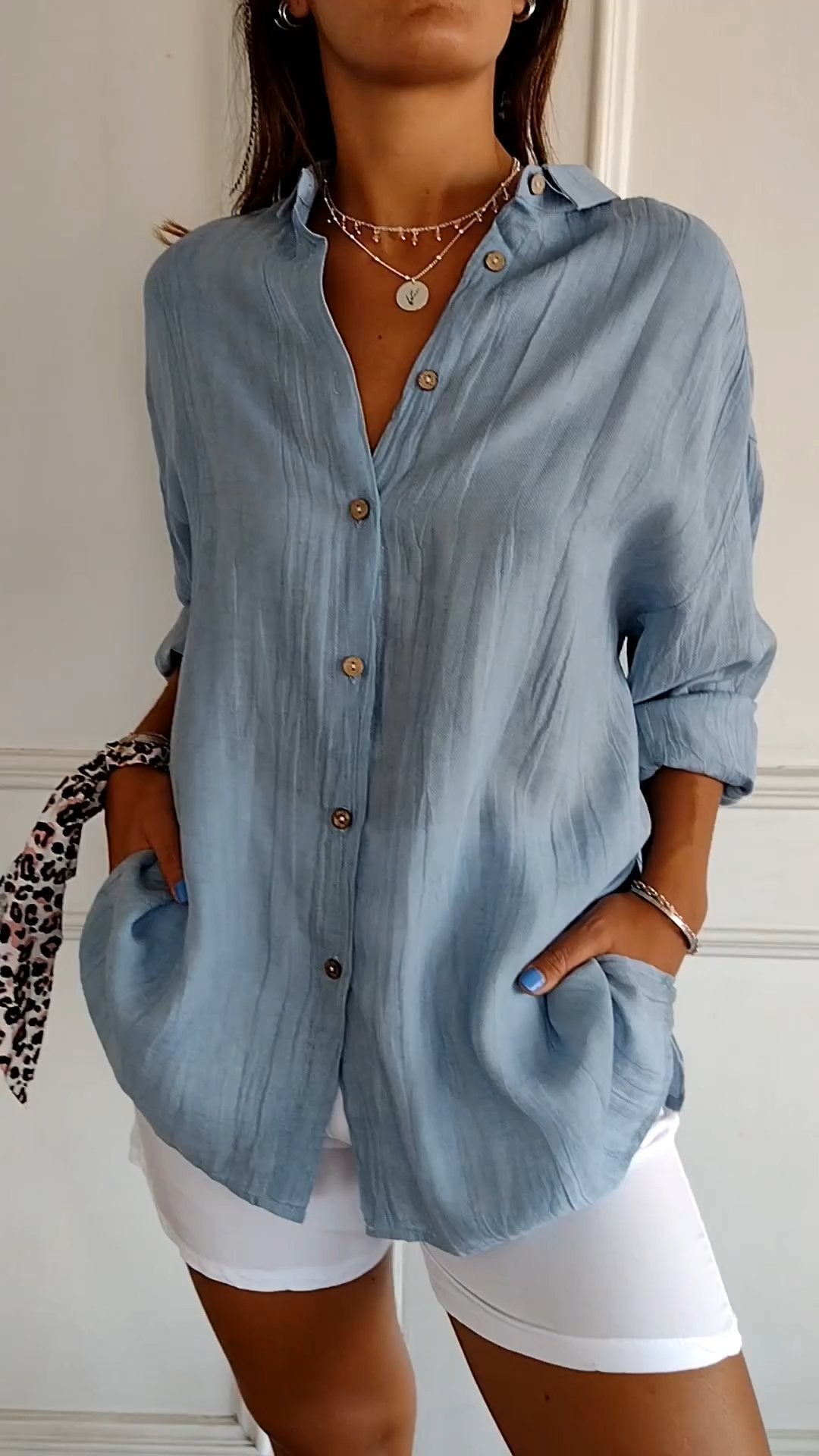 Camisa de Manga Larga Plisada con Corte Estructurado | Ideal para Primavera y Otoño