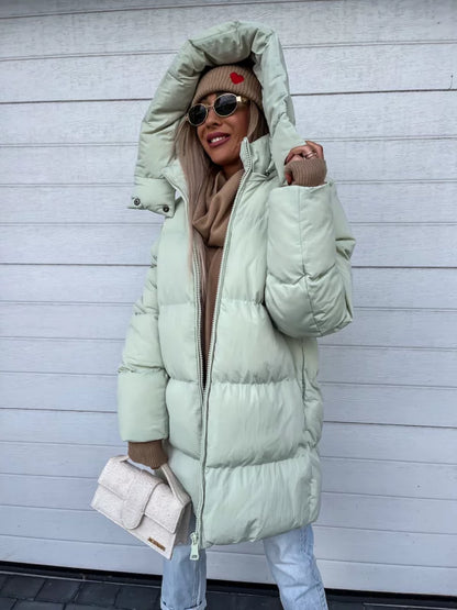 ChatGPT said: Abrigo acolchado impermeable con capucha y cierre de cremallera completa I Ideal para invierno