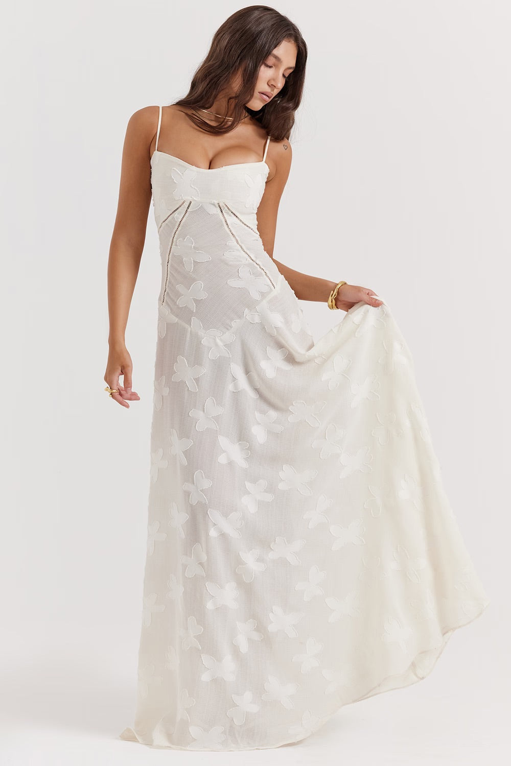 Vestido Largo de Encaje con Tela Brillante | Ideal para Primavera y Verano