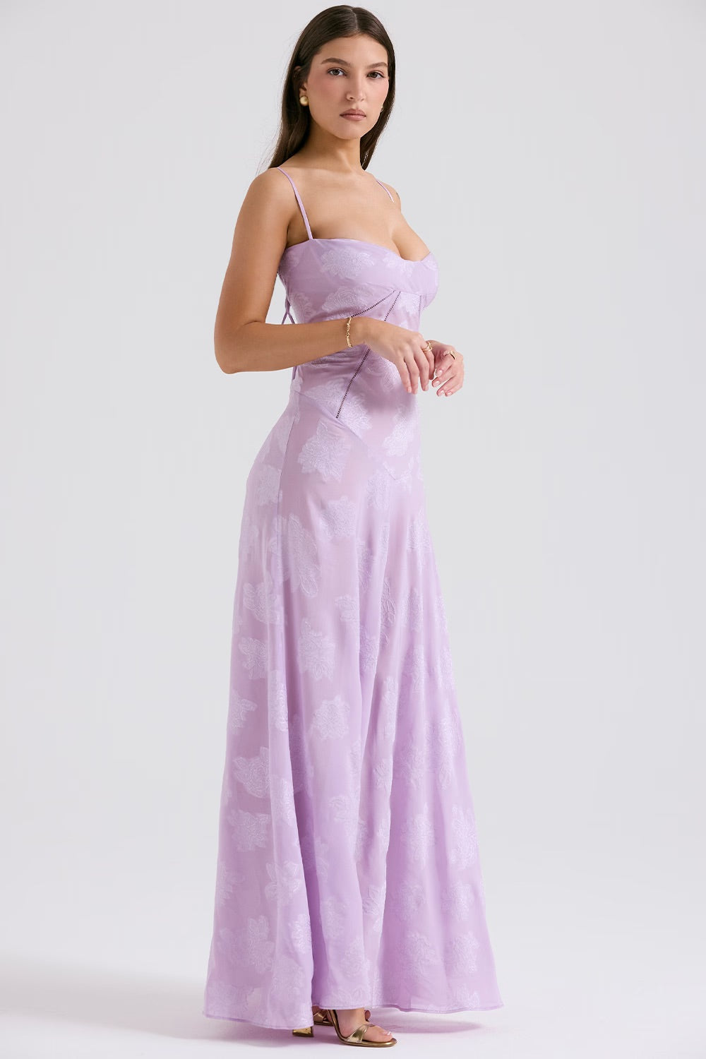 Vestido Largo de Encaje con Tela Brillante | Ideal para Primavera y Verano